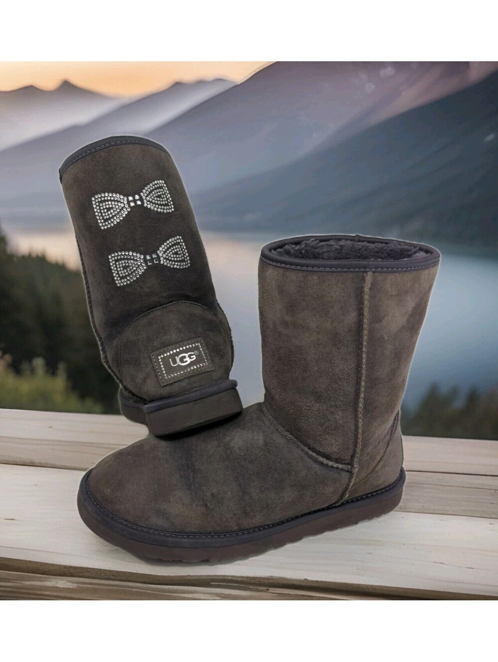 UGG Classic Boots SWAROVSKI CRYSTAL Bow Bling Womens 9 40 Gray Sheepskin Short